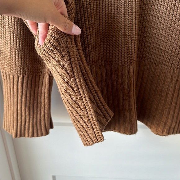 Ellison Women’s Sweater - Picture 4 of 5